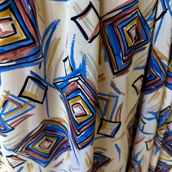 Geometric Patterned Set - Picture 2 of 2